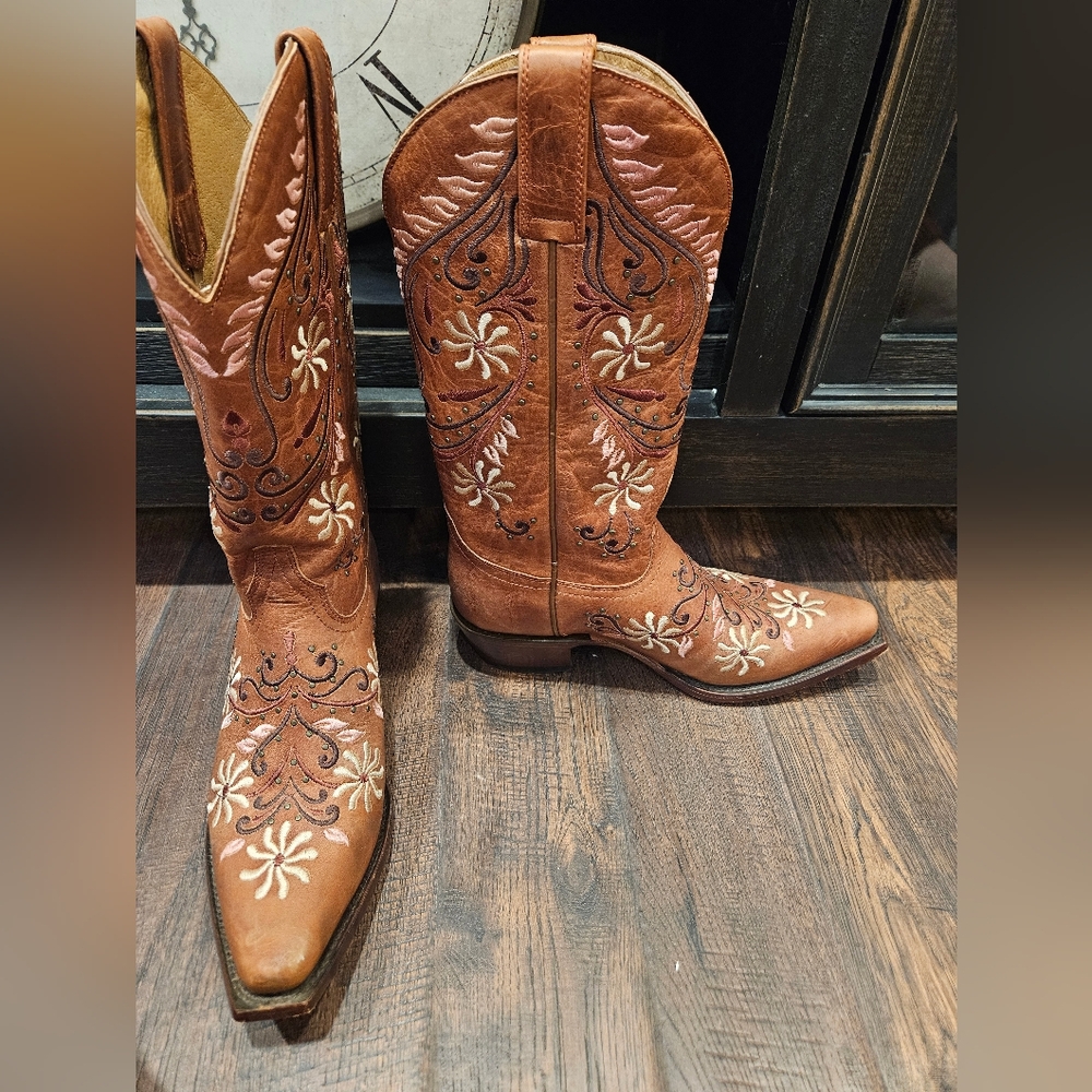 Brown Embroidered Cowboy Boots